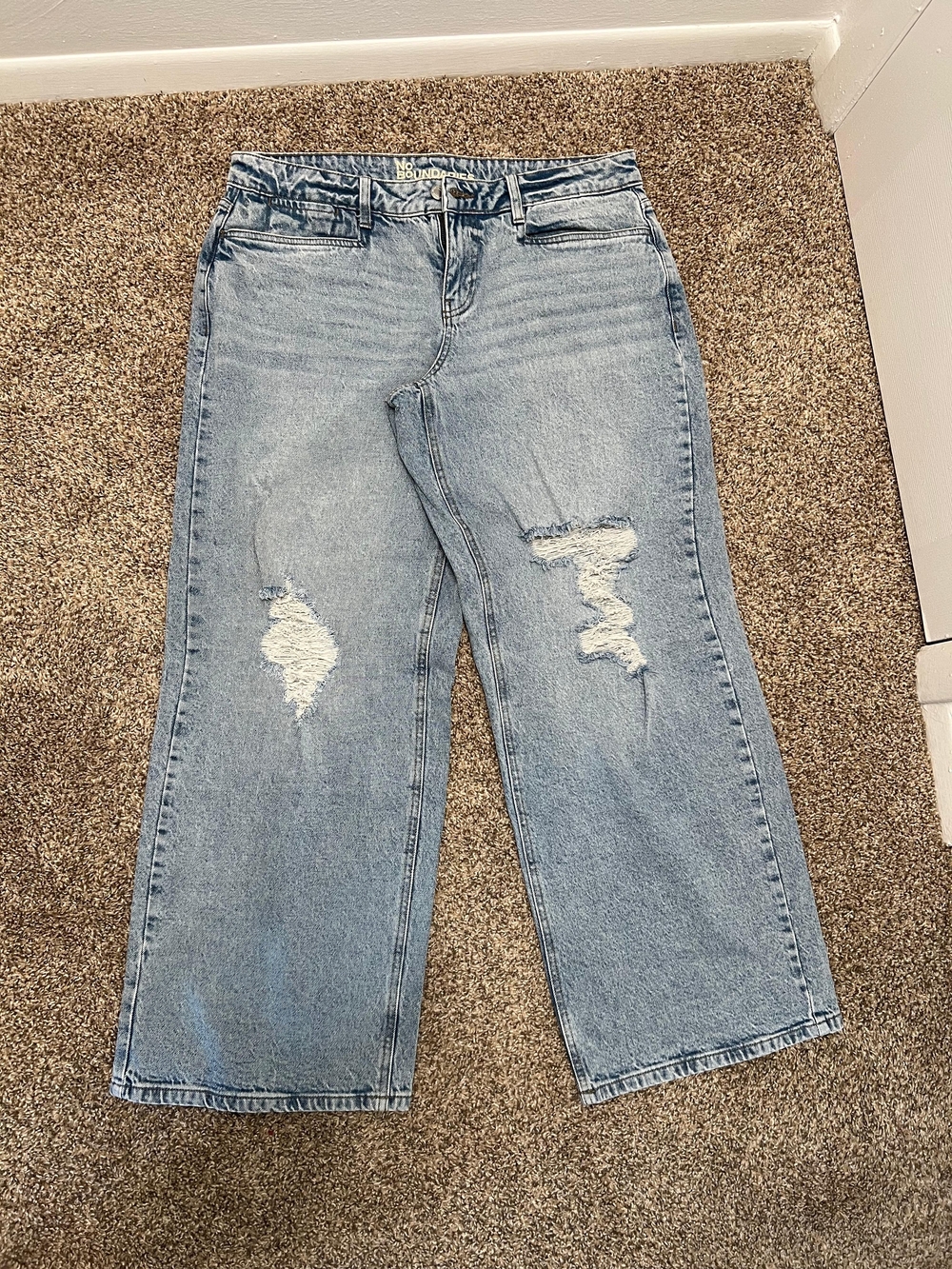 No Boundaries Light Blue Wide Leg Distressed Jeans
